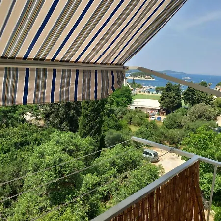 Rocco-boy Hvar
